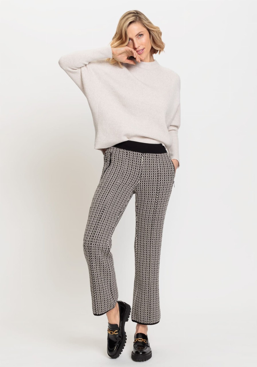 Spodnie damskie Pia Bootcut ze wzorem w jodełkę z wiskozą - Designer Choice 