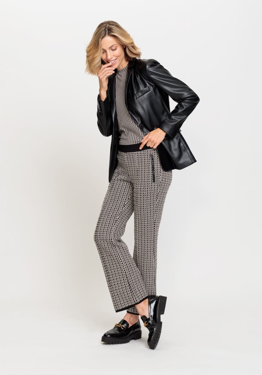 Czarna marynarka damska ze sztucznej skóry - Designer Choice