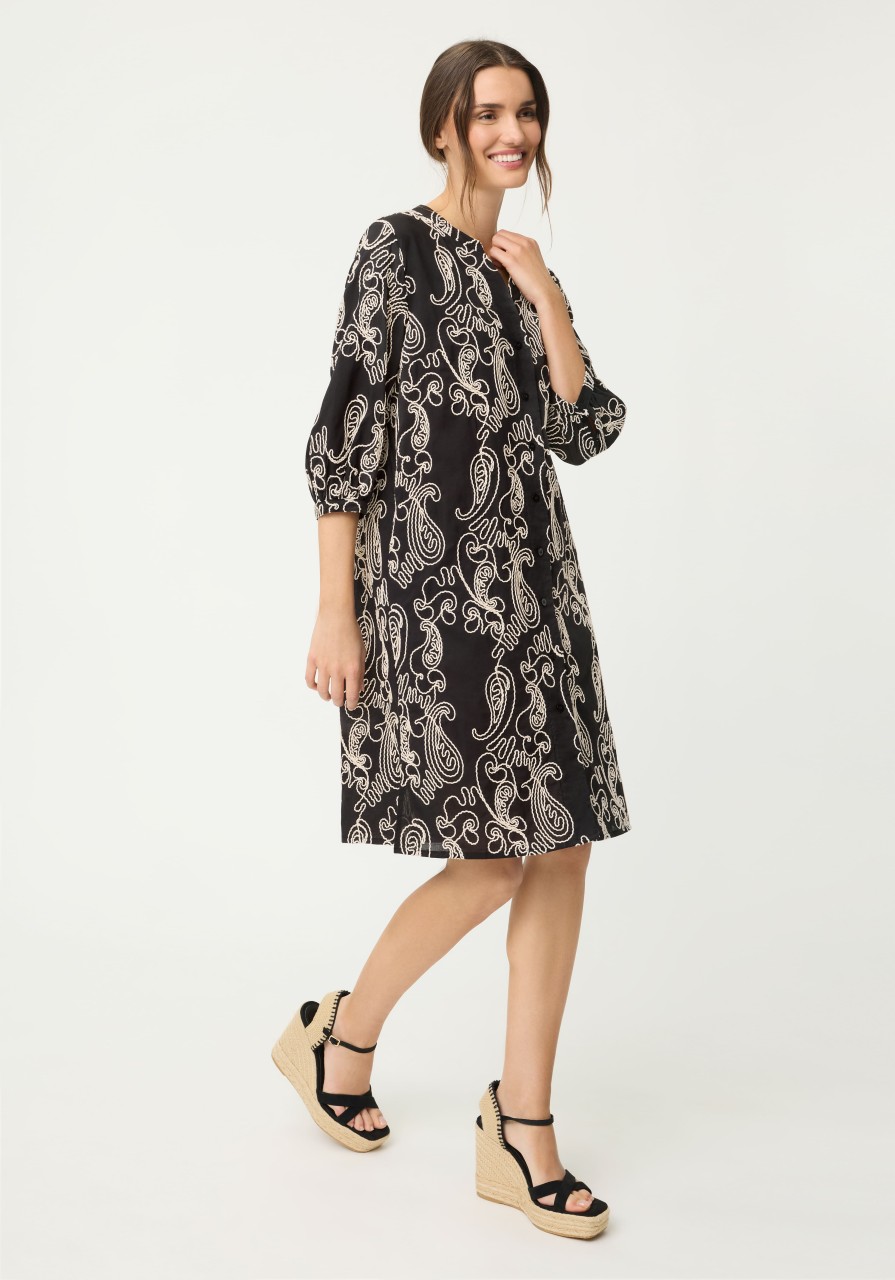 Czarna bawełniana sukienka z haftem – Designer Choice