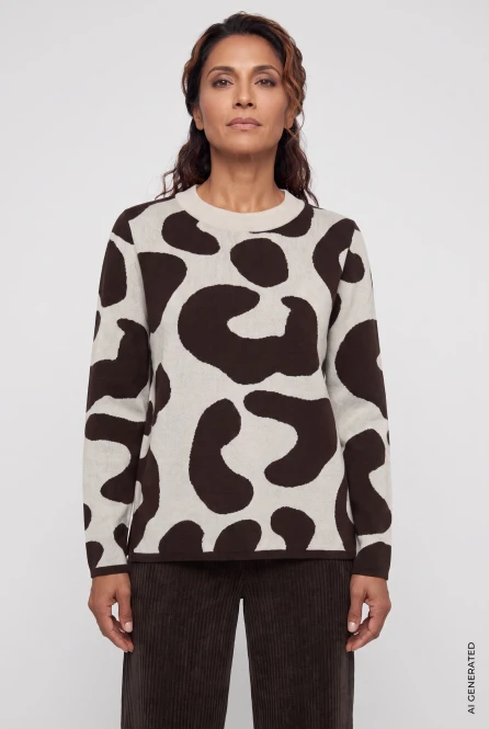 Beżowy sweter damski Henny ze wzorem - Boho Chic